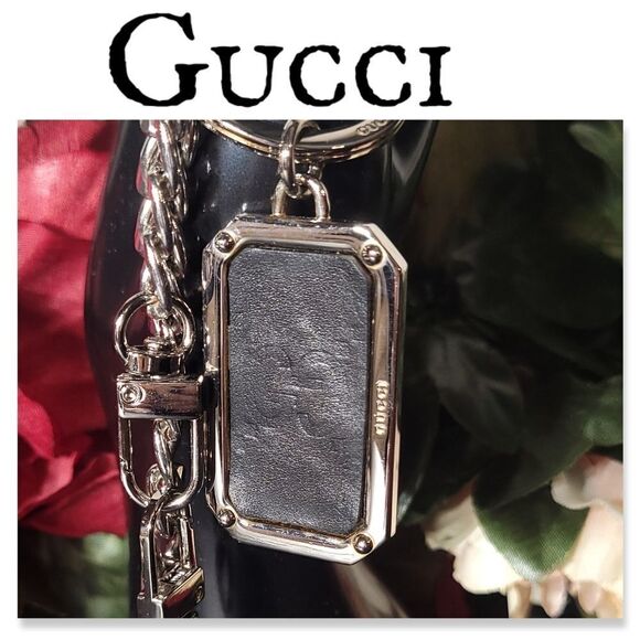 Gucci Leather Embossed Dog Tag KeyChain/Bag Charm GIFTABLE PRISTINE COND… - Picture 1 of 16